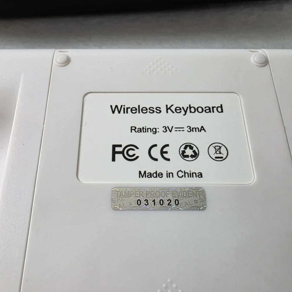 Nulaxy KM13 Bluetooth Keyboard Wireless Silver White with Hermitshell Hard Case